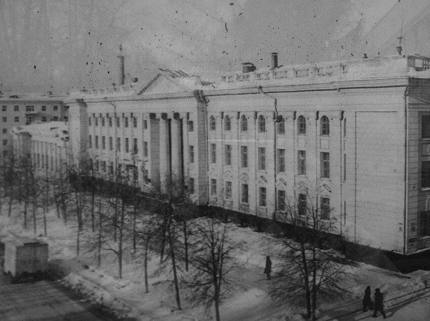 спту красный кут. сельские профессионально-технические училища. спту. спту 200 москва выпуск 1989. среднее профессиональное техническое училище спту.