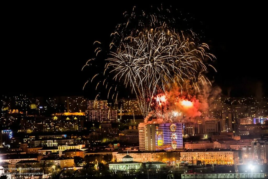 Салют будет сегодня в москве 23 февраля. Мурманск салют. Праздничный салют 23 февраля Москва. Салют 23.02.2023 Самара. Салют на 23 февраля 2022 в Москве.