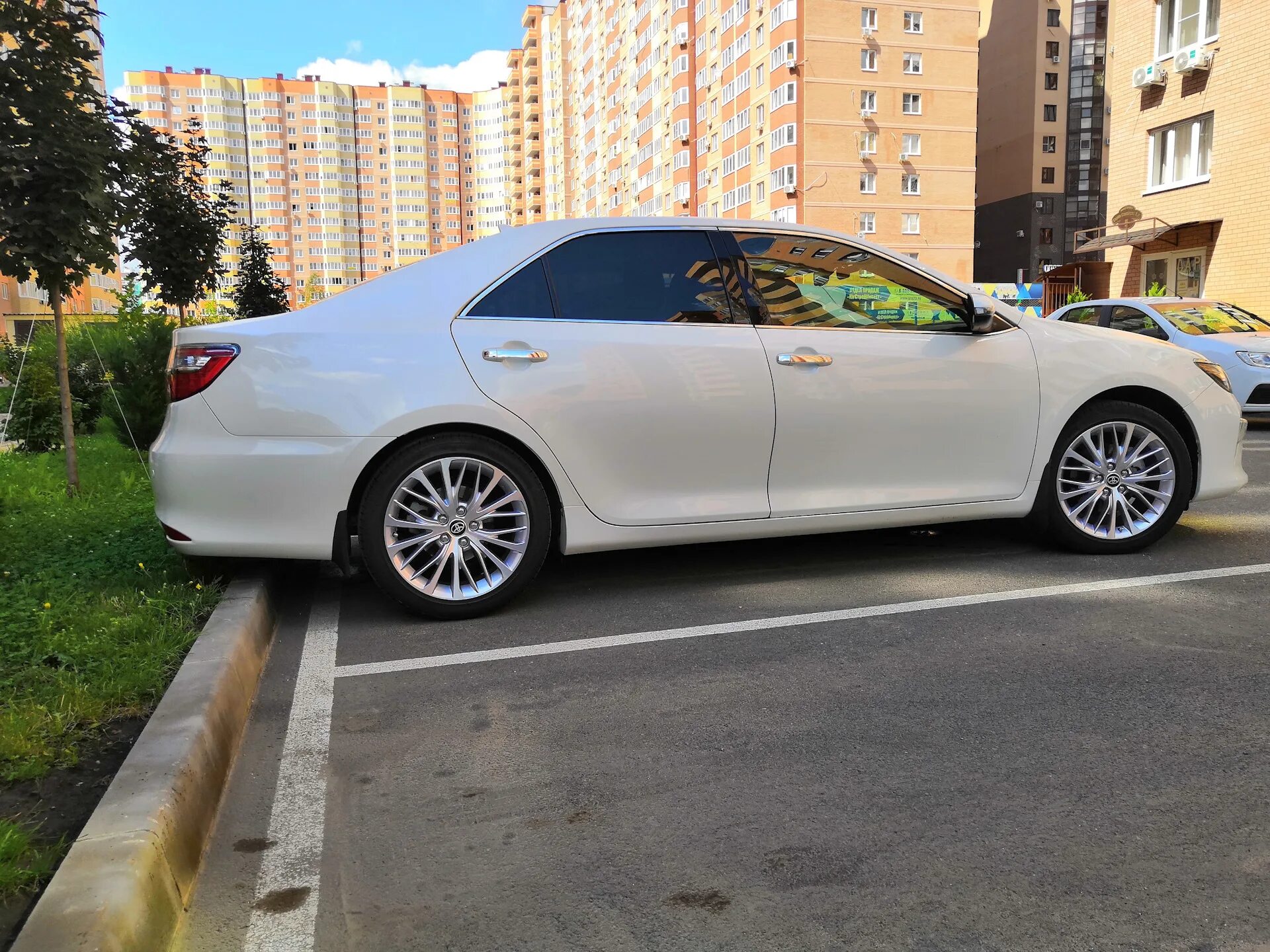 Теперь и Моя Камрюха на 18-дисках Lexus - Toyota Camry (XV50), 2,5 л, 2012 года 