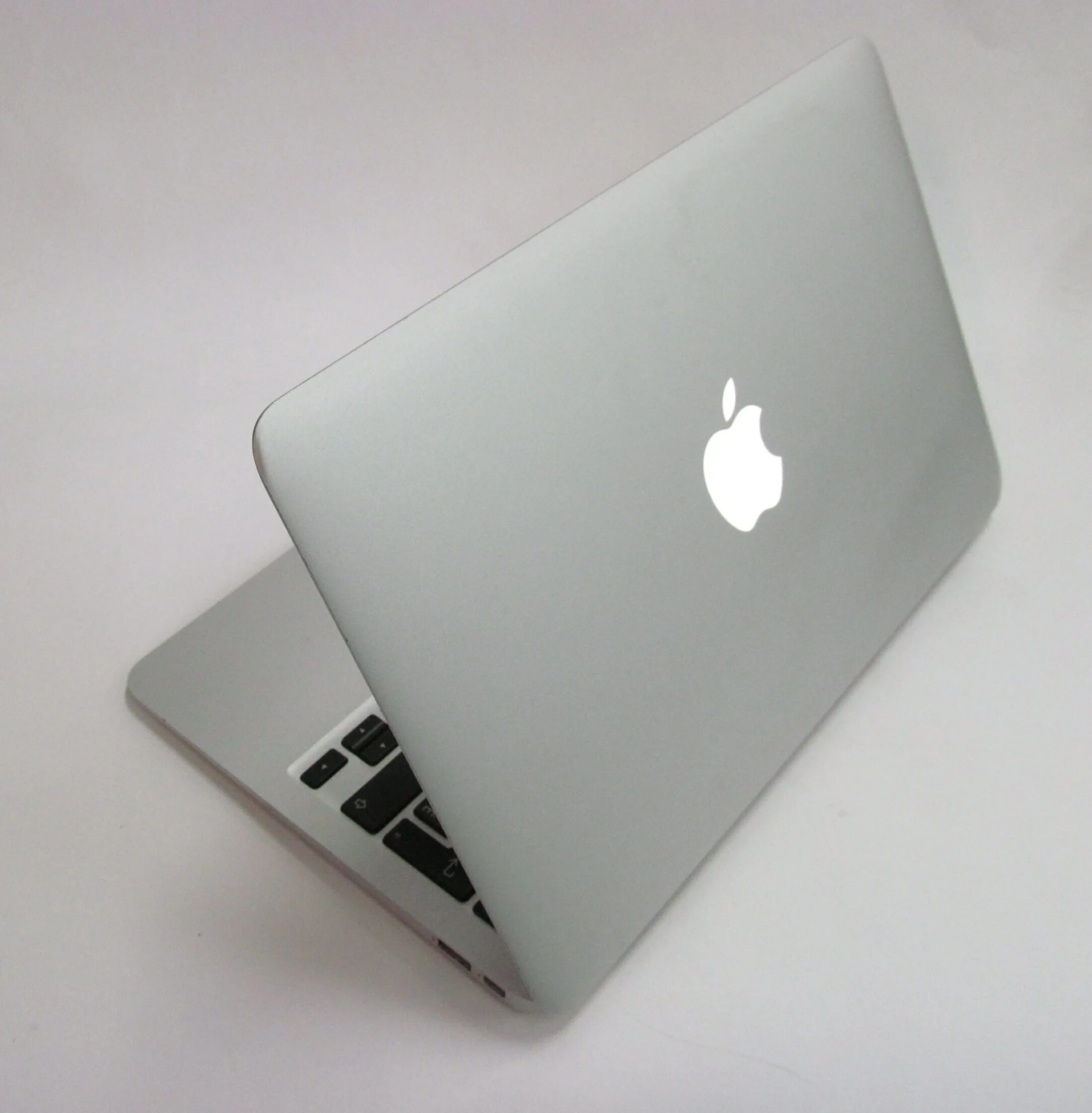 Купить macbook 11. MACBOOK Air a1465. Apple MACBOOK Air 11. MACBOOK Air 11 a1465. Apple MACBOOK Air . Model a1465.