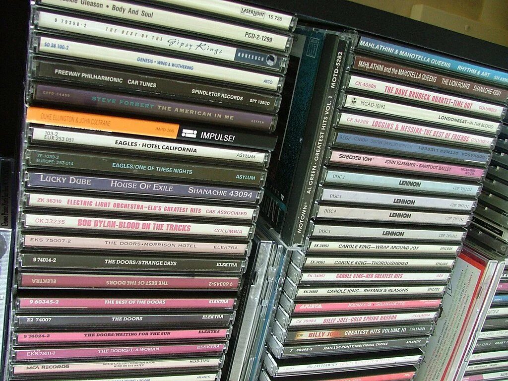 File диски. Коллекция компакт дисков. коллекция cd. пачки двд дисков. cd диски collection.
