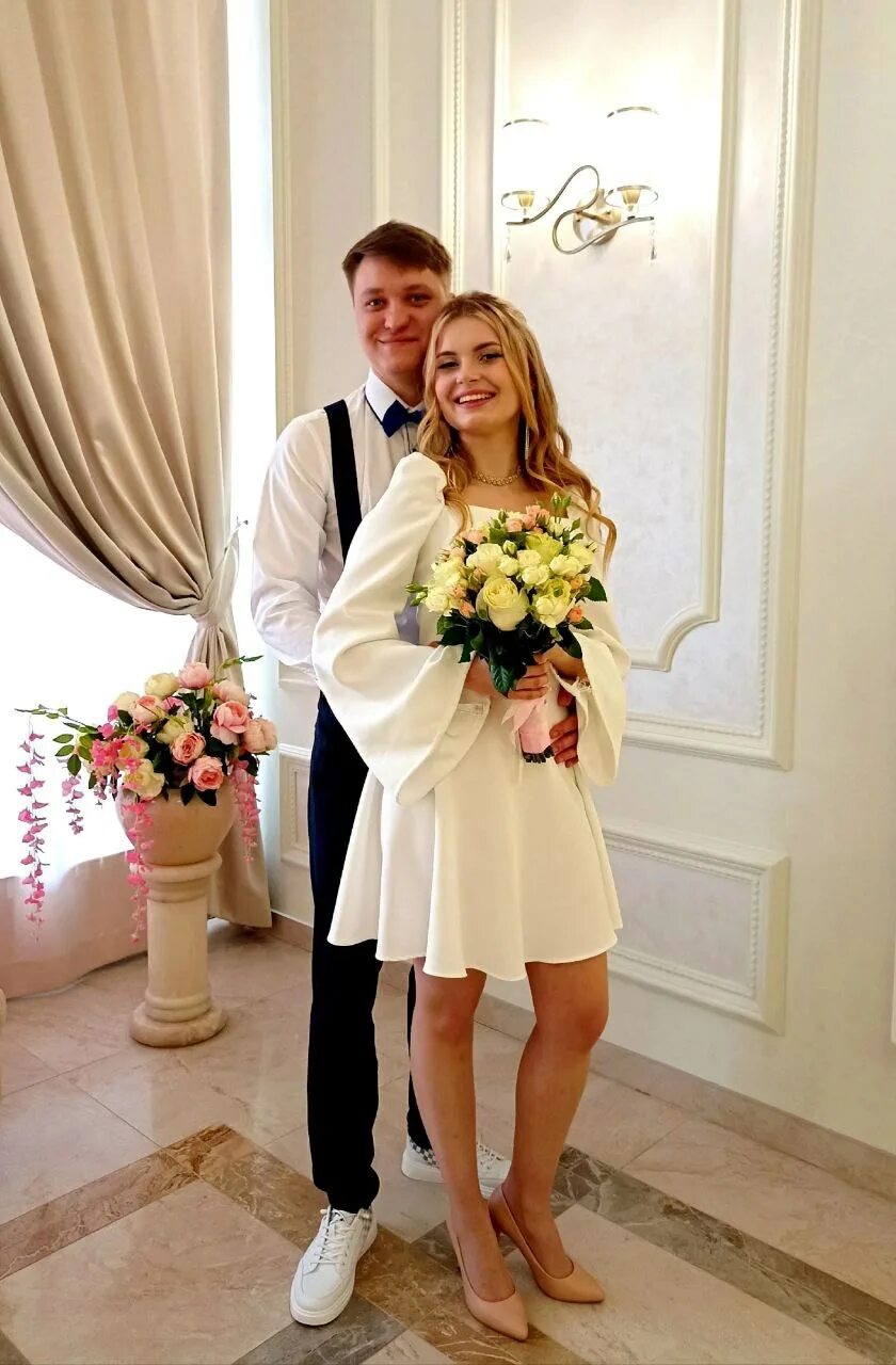 Молодожены. Загс каховская 23. Загс каховская 23 самара. Свадьба пара. Загс каховская 23.