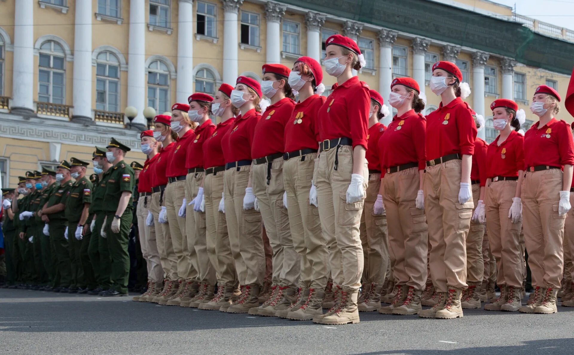Юнармия парад. Юнармия на дворцовой. Юнармия парад. Юнармия парад победы 2020 москва. Юнармия калининград парад победы.