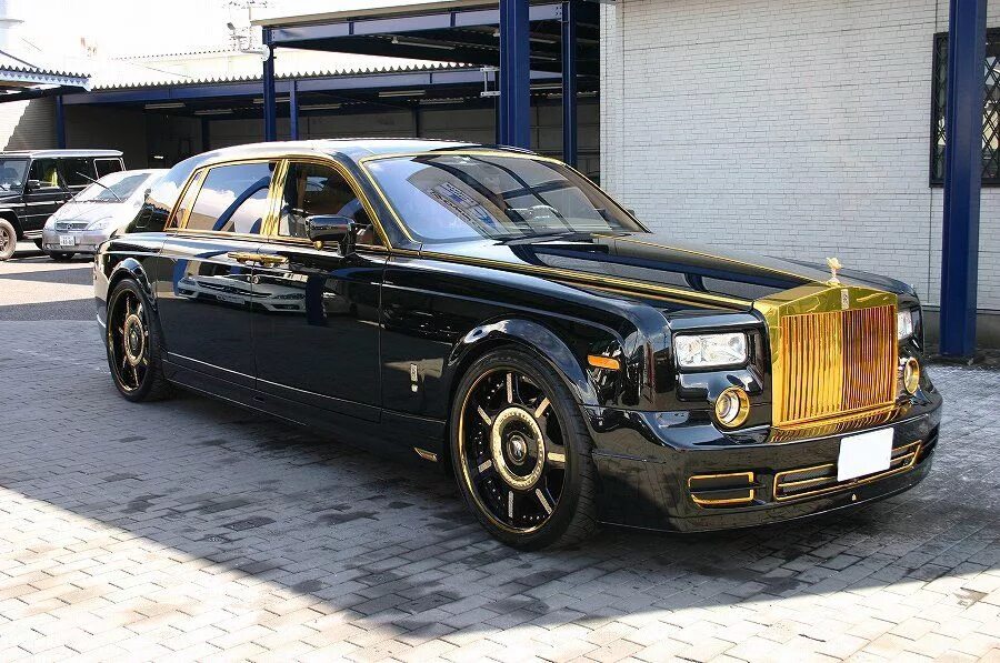 Роллс ройс тюнинг. Тюнингованный роллс ройс. rolls royce phantom. рос ройс атюненгованный. тюнингованный rolls royce.