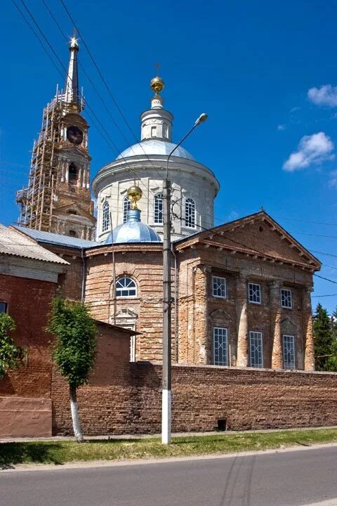 Погода в рыльске курская область на неделю. Рыльск. Мужской монастырь в г Рыльске. Рыльск Курская область. Рыльск улица Советская площадь 28.