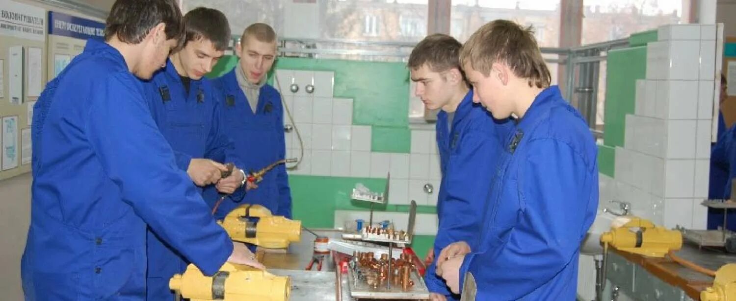 Пту. Профессионально-техническое образование Украина. Профтехобразование. Профтехобразование строители.