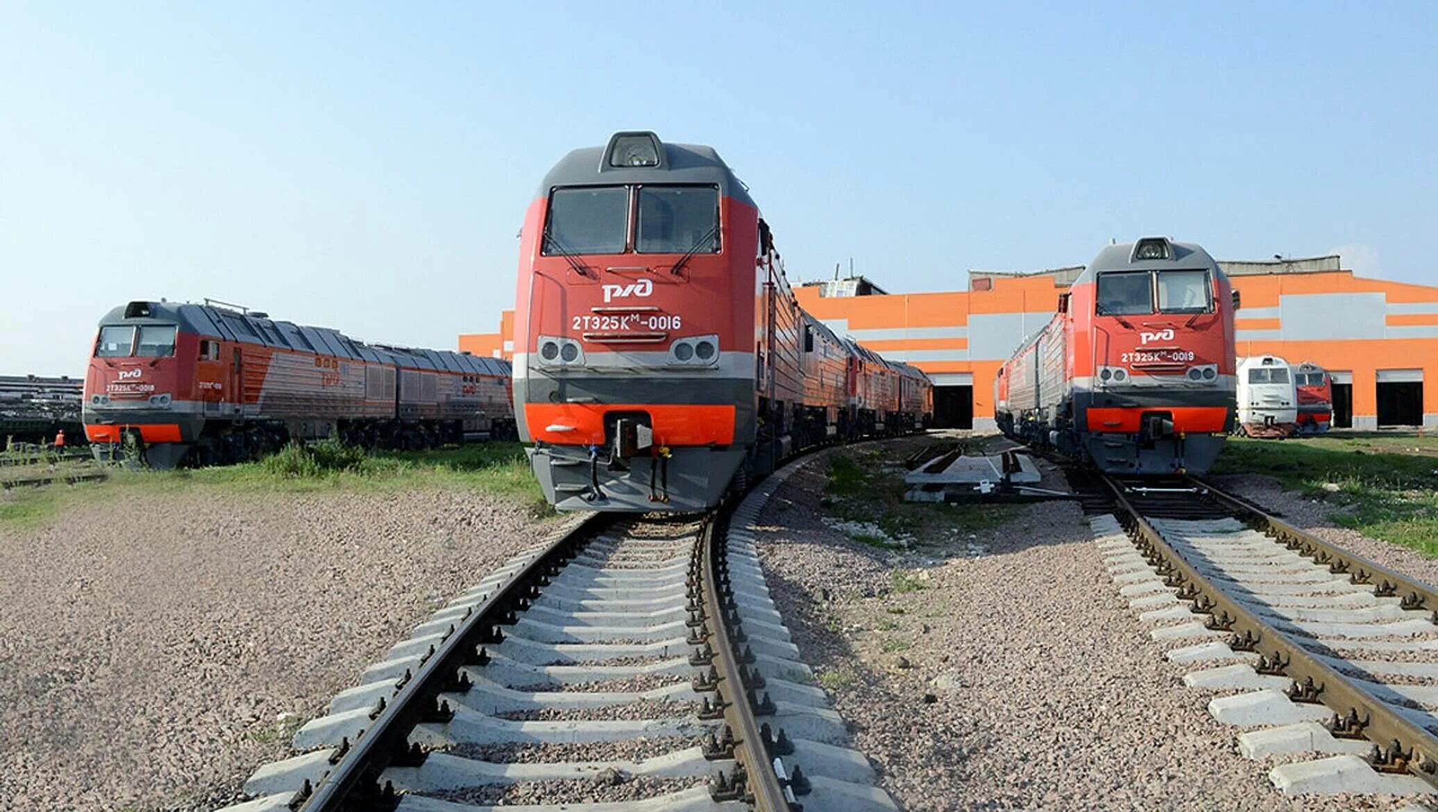 Жд электровоз. Локомотивное депо Брянск 2. Тепловоз 2тэ25км. Грузовые тепловозы РЖД. РЖД локомотивное депо.