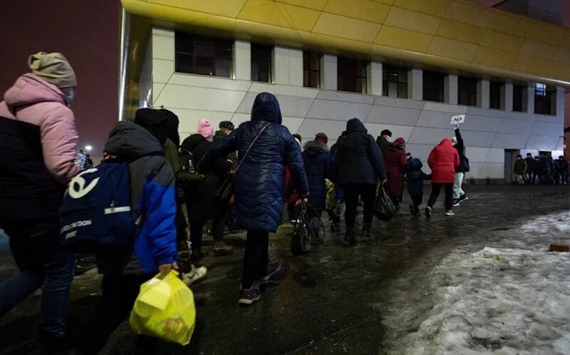 Новости на 21 час. Мигранты из Украины. Киев эвакуация. Беженцы с Донбасса.