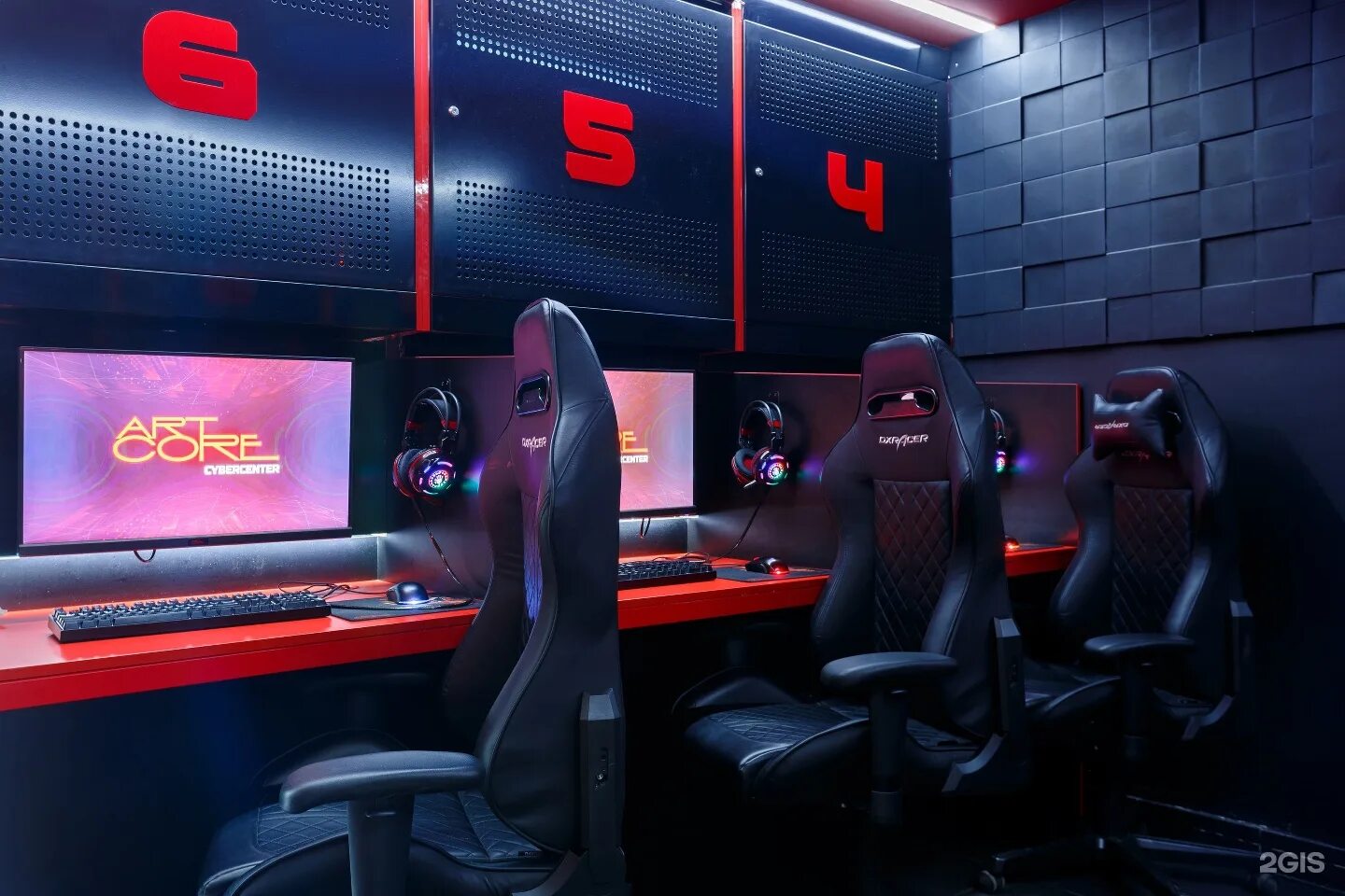 Данжеон орск. Кибер орск. Игровой компьютерный зал. Кибер орск. Сектор кибер клуб артем.