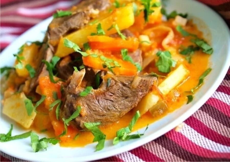 приготовить сердце говяжье. блюда из говяжьего сердца. блюдо из сердца говядины. блюда из субпродуктов. жареные куриные сердечки.