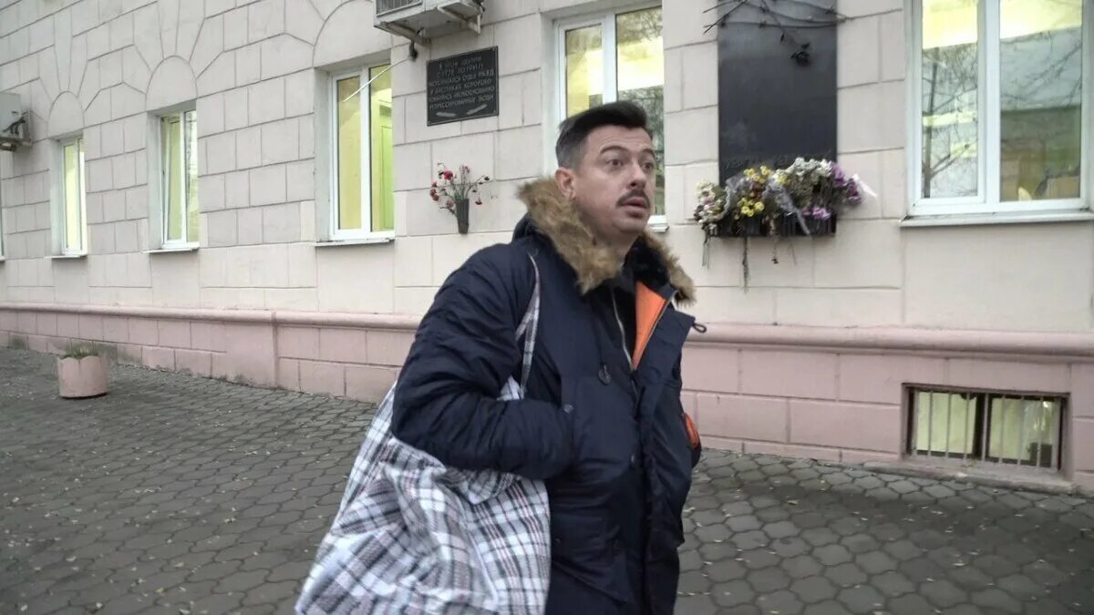 Джо миллионер реалити шоу. Джо миллионер реалити. Секретный миллионер пятница. Секретный миллионер заставка. Джо миллионер реалити шоу.