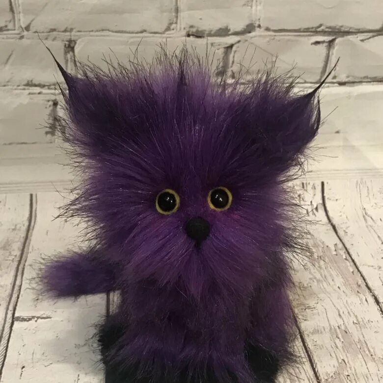 Сиреневая кошка. Фиолетовая кошка. Мягкая игрушка сейлор мун луна плюш. Фиолетовый кот. Фиолетовый котенок.