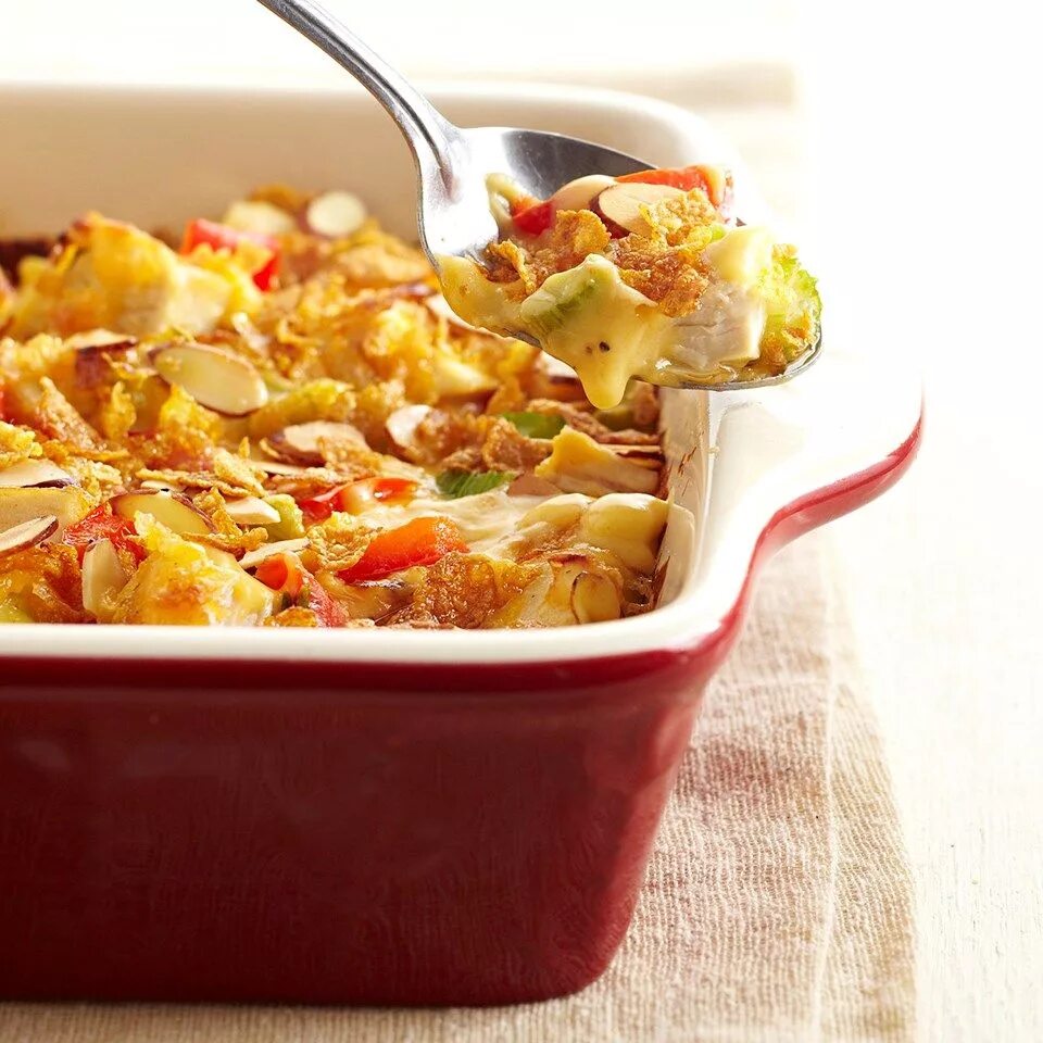 Potato casserole. Casserole перевод. Запеканка из цветной капусты с макаронами. Запеканка с тунцом. Casserole перевод.