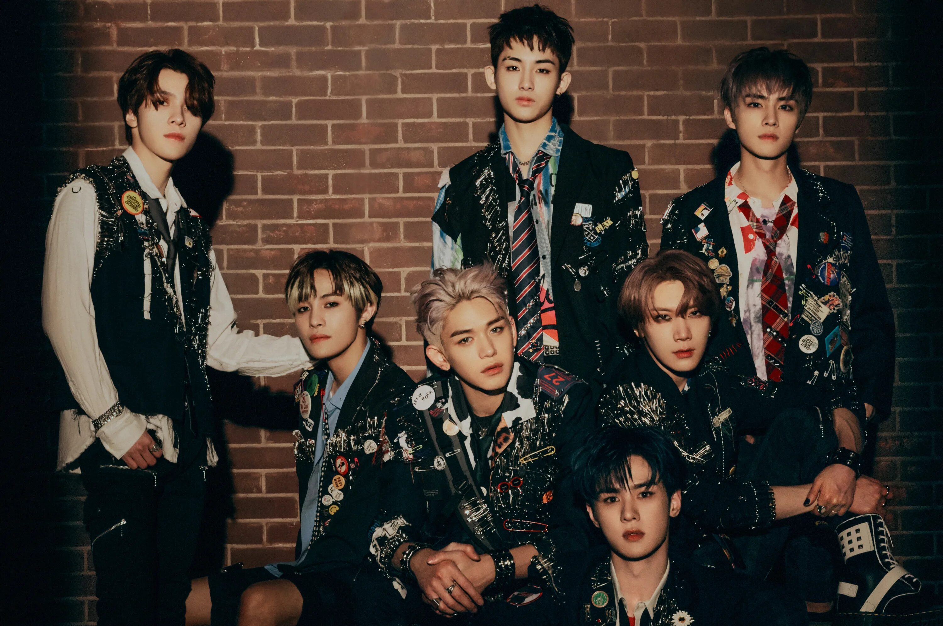 Группа adelitas way 2020. Группа ways. Кавер группа universal band. Adelitas way солист. Nct wayv.