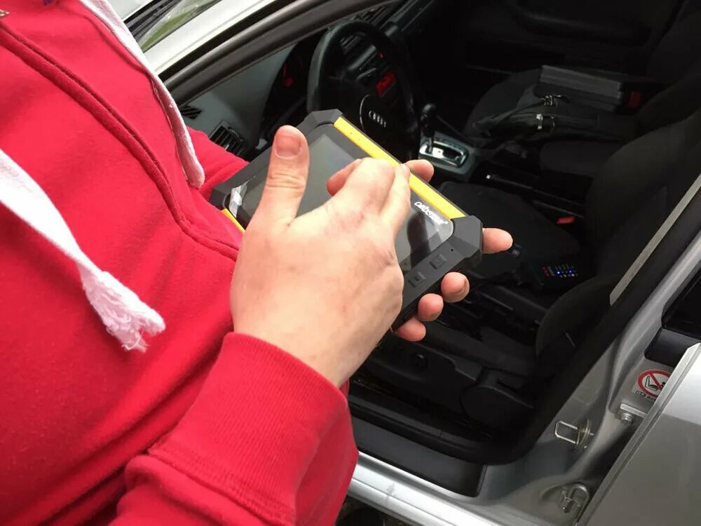 откроем машину без ключа москва. вскрытие автомобиля. откроем машину без ключа москва. вскрытие машины без ключа. аварийное вскрытие автомобиля.