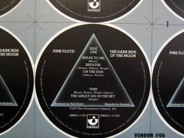 Dark side of the moon redux. Pink floyd dark side of the moon 1973. тёмная сторона луны пинк флойд. pink floyd dark side of the moon lp. dark side of the moon винил.