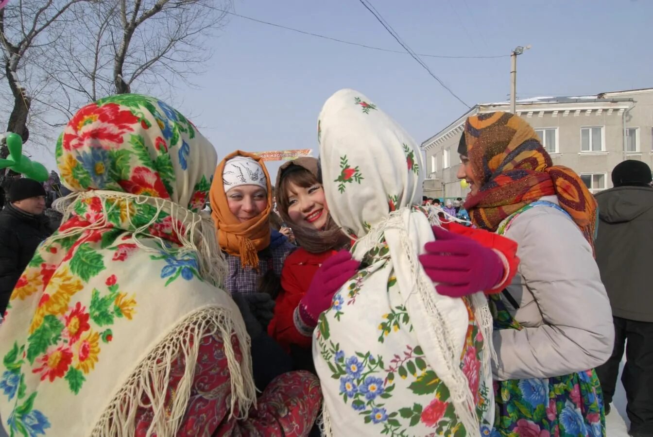 Платок Масленица Павлово Посадский. Платок на Масленицу. Платоу нв Масленн ц. Плотки на маслерицу.