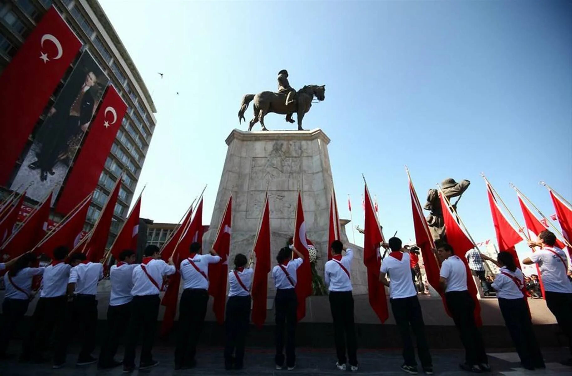 19 мая 2012. 19 Mayis. 19 Mayis картинки. 19 May Nationality Youth in Turkey. 19 Mays Konusmasi.