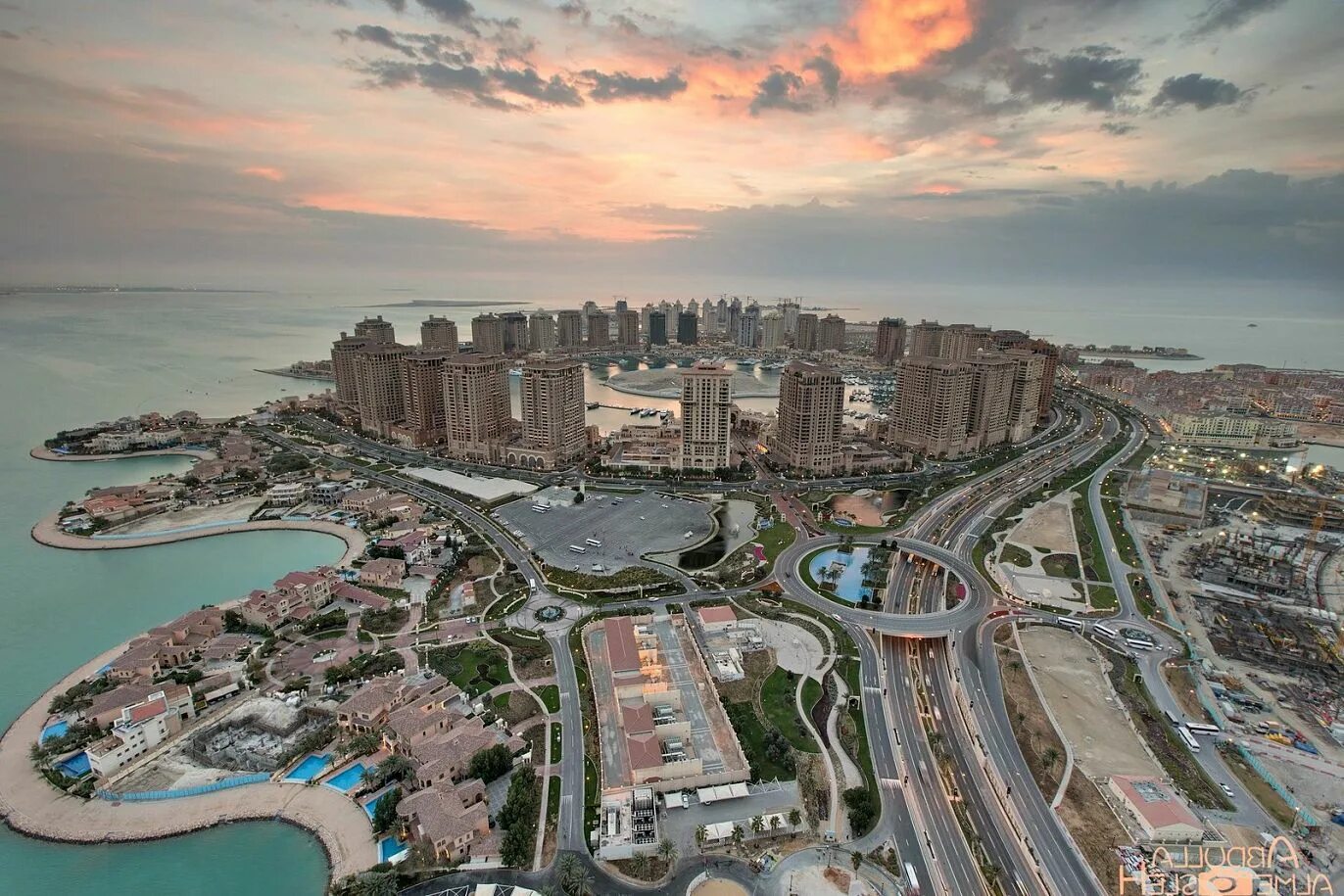 Самый богатый полуостров. Жемчужина Катара в Дохе. The Pearl-Qatar Катар. Жемчужина-Катар, Доха, Катар. Доха остров Жемчужина.