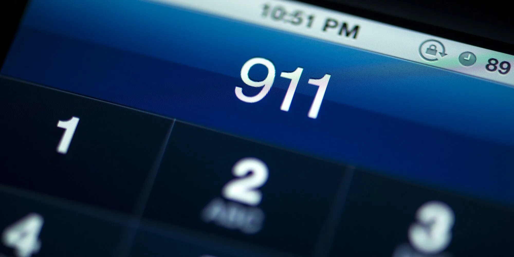 Телефон начинается 911. 911 Телефон. Телефон полиции. 911 Фото звонка.