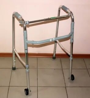 Ходунки после замены тазобедренного сустава