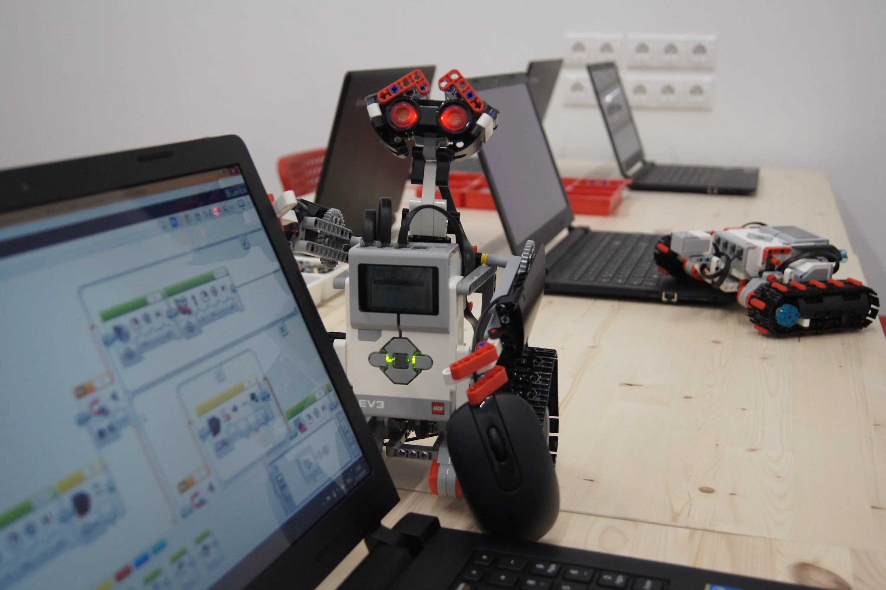 Modern robotics course 2 robot kinematics