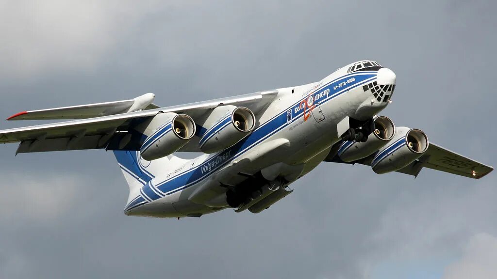 Военно-транспортный самолёт ил-76мд. Самолёт ильюшин ил 76. Ил-76мд-90а. Как выглядит самолет ил. Как выглядит самолет ил.