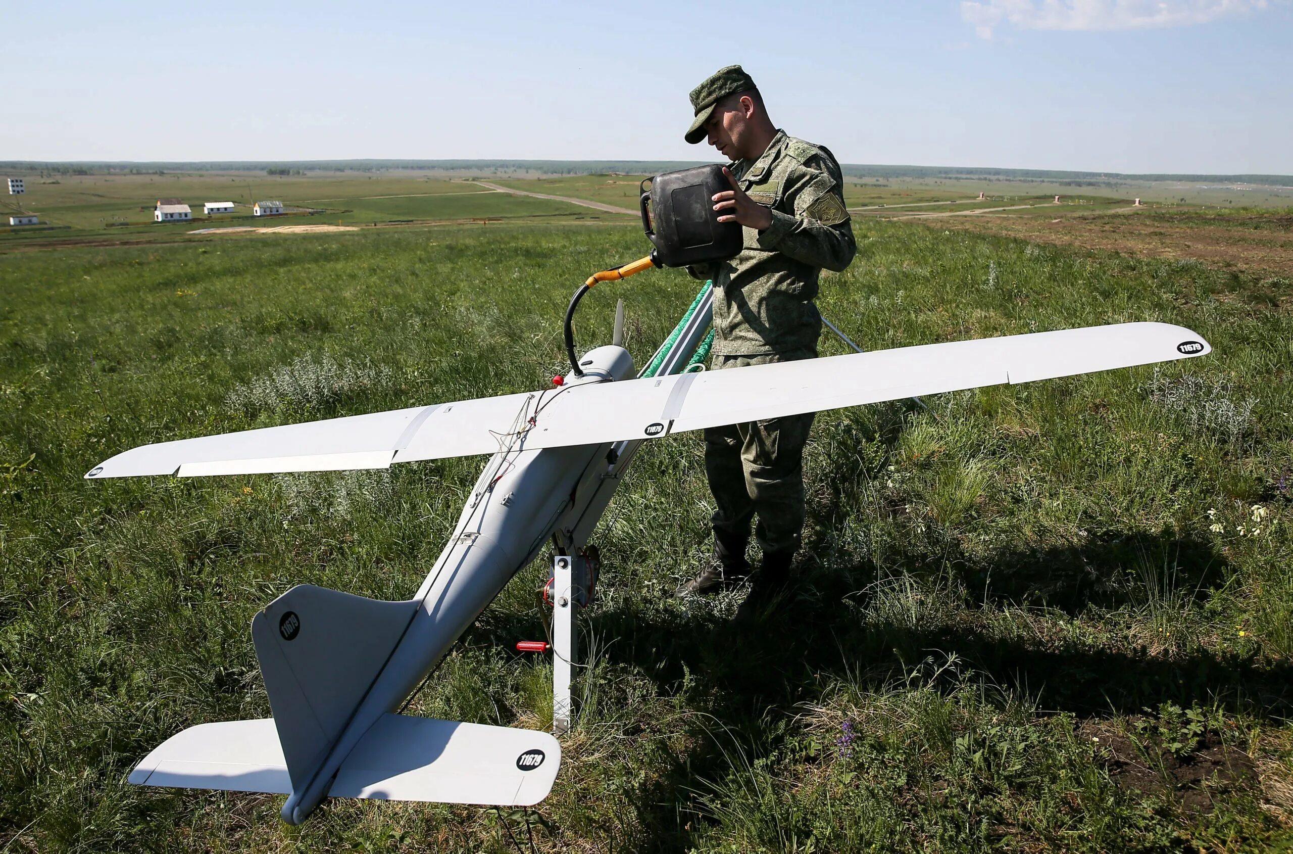 Беспилотник в бузулуке. Орлан 10. БПЛА Орлан ударный. Орлан-10 беспилотный. Орлан-10 ударный беспилотник.