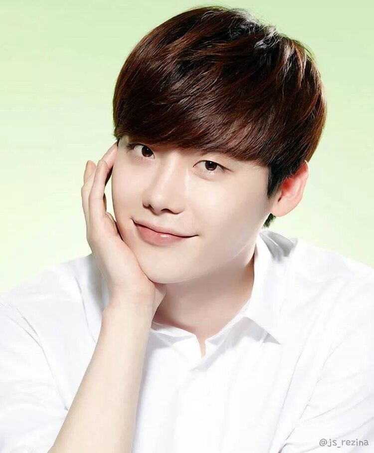 Lee Jong-su. "Lee min-Suk". Lee Jong Suk 2022.