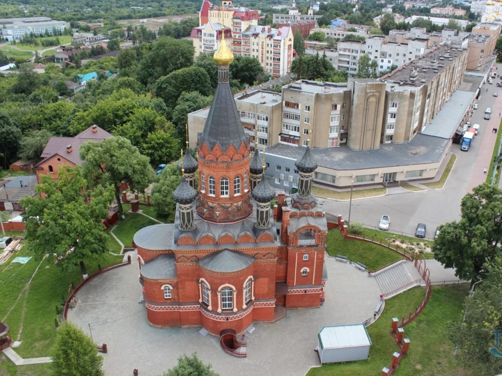 Ооо города брянска. Спасо-Гробовская Церковь Брянск. Брянск центр. Россия город Брянск. Брянск исторический центр.