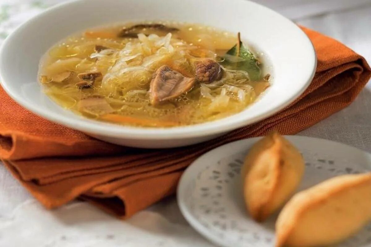 Грибные щи со свежей капустой. Постные щи с грибами. щи с квашеной капустой и грибами. щи из квашеной капусты с грибами. постный суп.