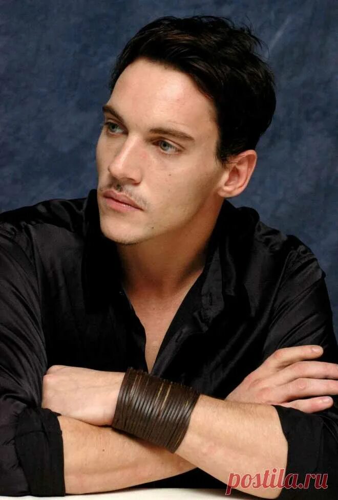 Мэтт бомер. Красивые мужчины. Маурисио очманн фото. Alberto frezza фотосессия. Кларк кент актер сейчас.