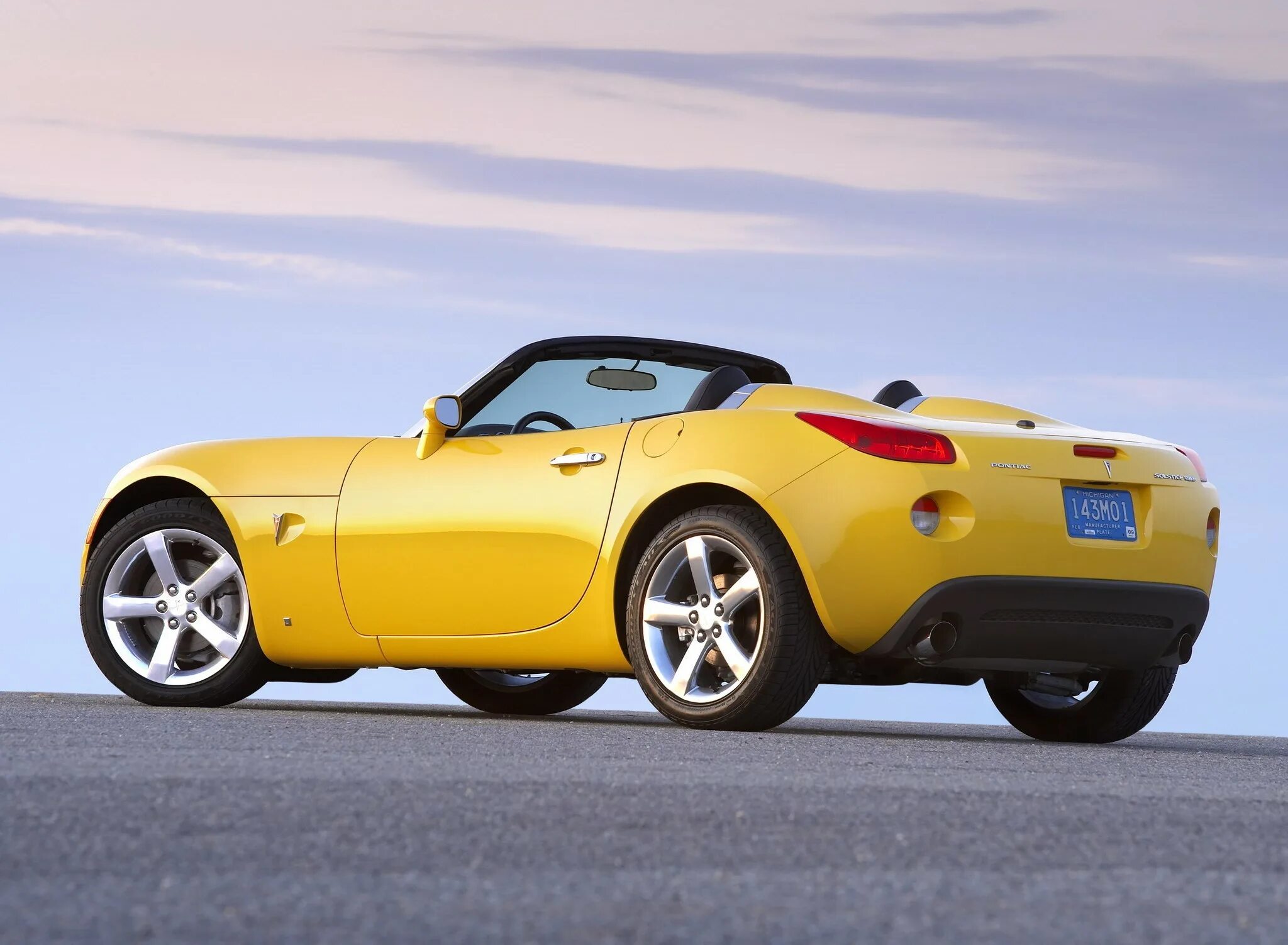 Pontiac solstice. Понтиак родстер. Понтиак Солтис. Pontiac Solstice GXP. Понтиак Солстис 2007.