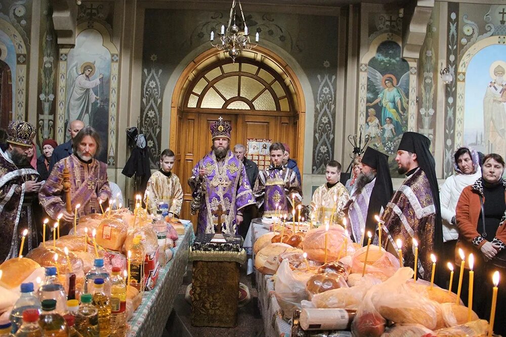 парастас фото. родительская суббота богослужение парастас. парастас что это. с парастас. парастас накануне в церкви свечи.