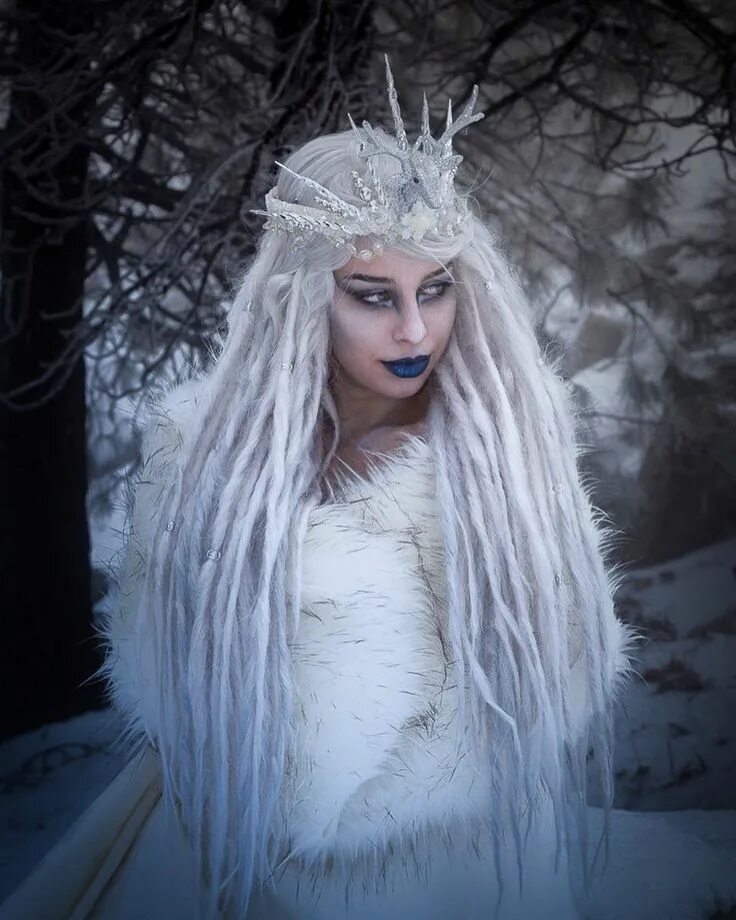 Леди айс. Айс Квин Ice Queen. Образ снежной королевы. Фотосессия в стиле снежной королевы в лесу.