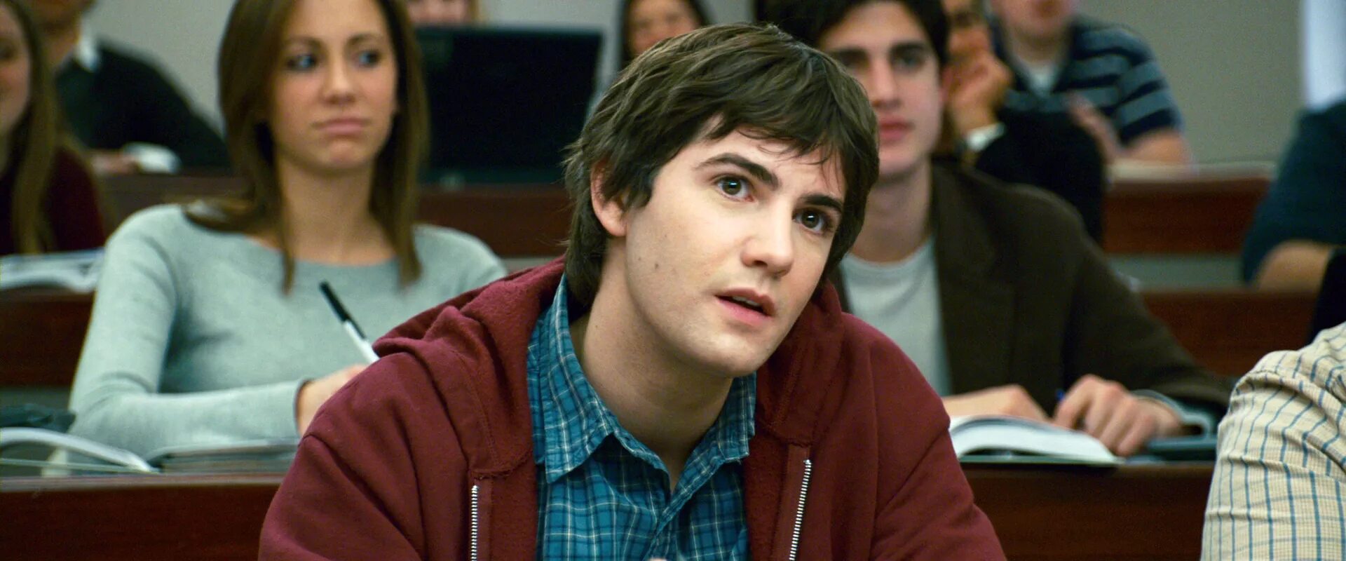 Учительница сериал 2020. Новенький удивил. Молодежные комедии про колледж. Новенький удивил. Новенький удивил.