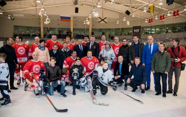 Хоккей Беломорец Северодвинск. Хоккейная команда Беломорец. Хоккейная команда Беломорец Северодвинск 12 год. Ледовая Арена Беломорец.