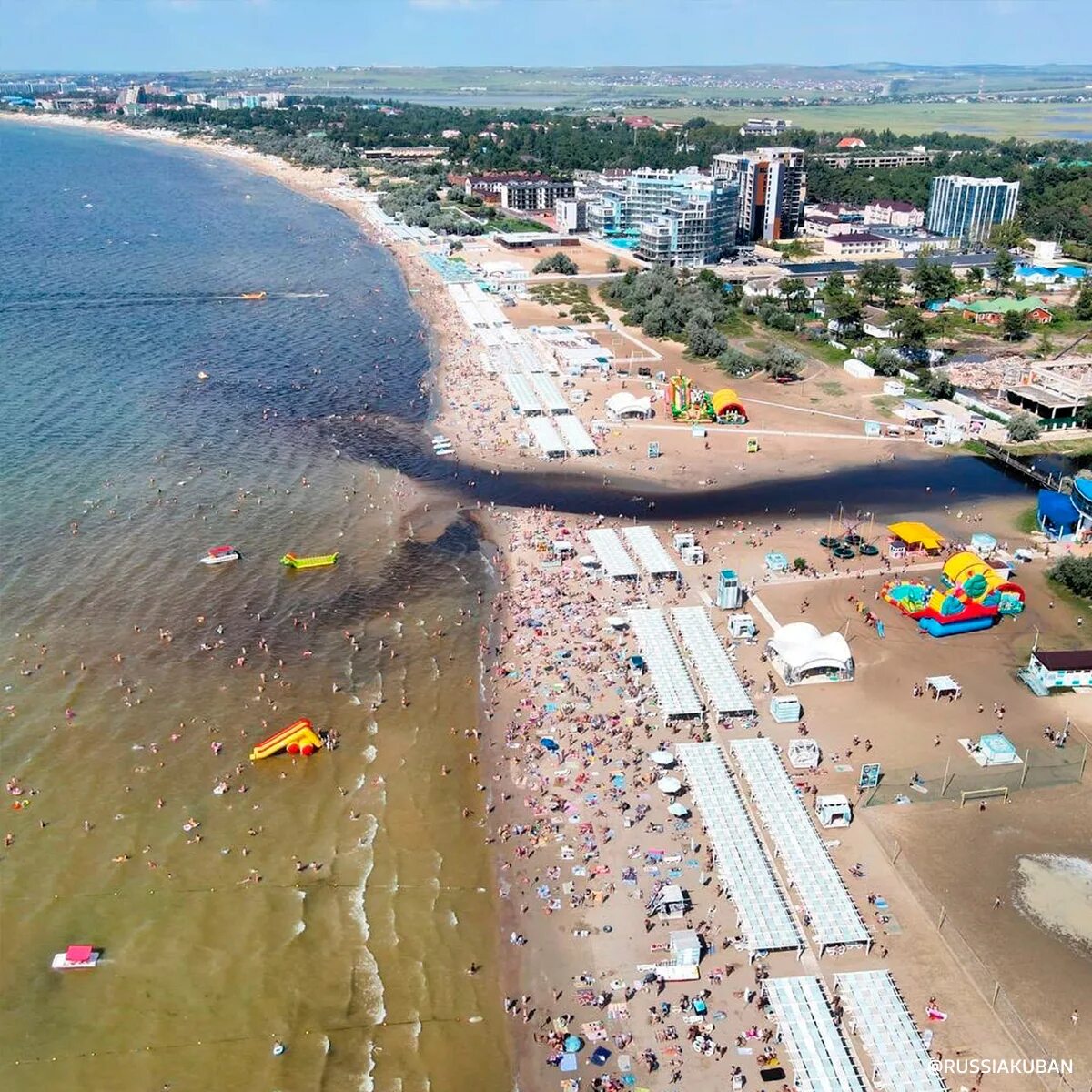 Река Анапка в Анапе. Анапа речка Анапка пляж. Анапа пляж ил. Пляж у реки Анапка. В анапе есть вода