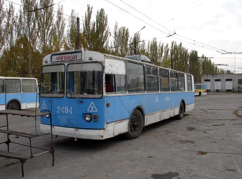 Мосты троллейбуса. Троллейбус зиу 682. бишкек зиу682в. колесо троллейбуса зиу-682. зиу-9 троллейбус.