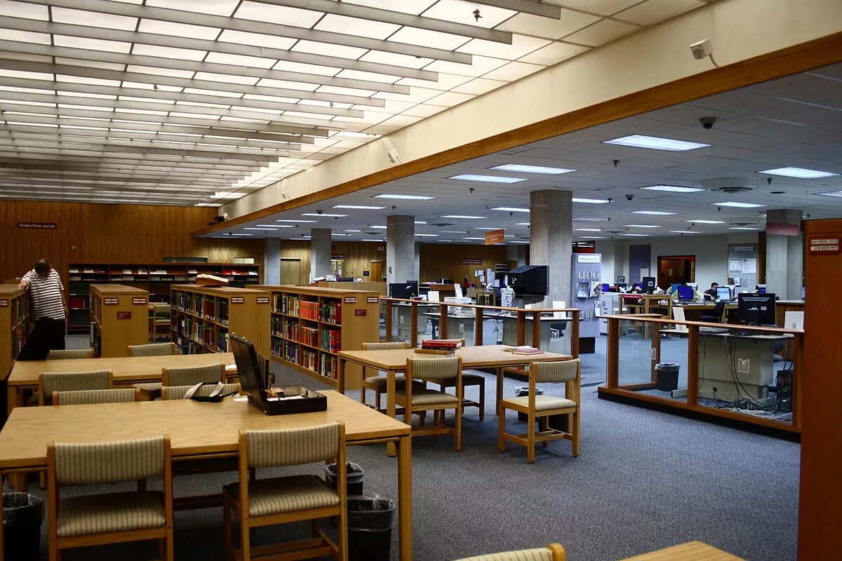 Library of medicine. Национальная библиотека медицины США. Библиотека в американской школе. Современный читальный зал библиотеки. Читальный зал в библиотеке.