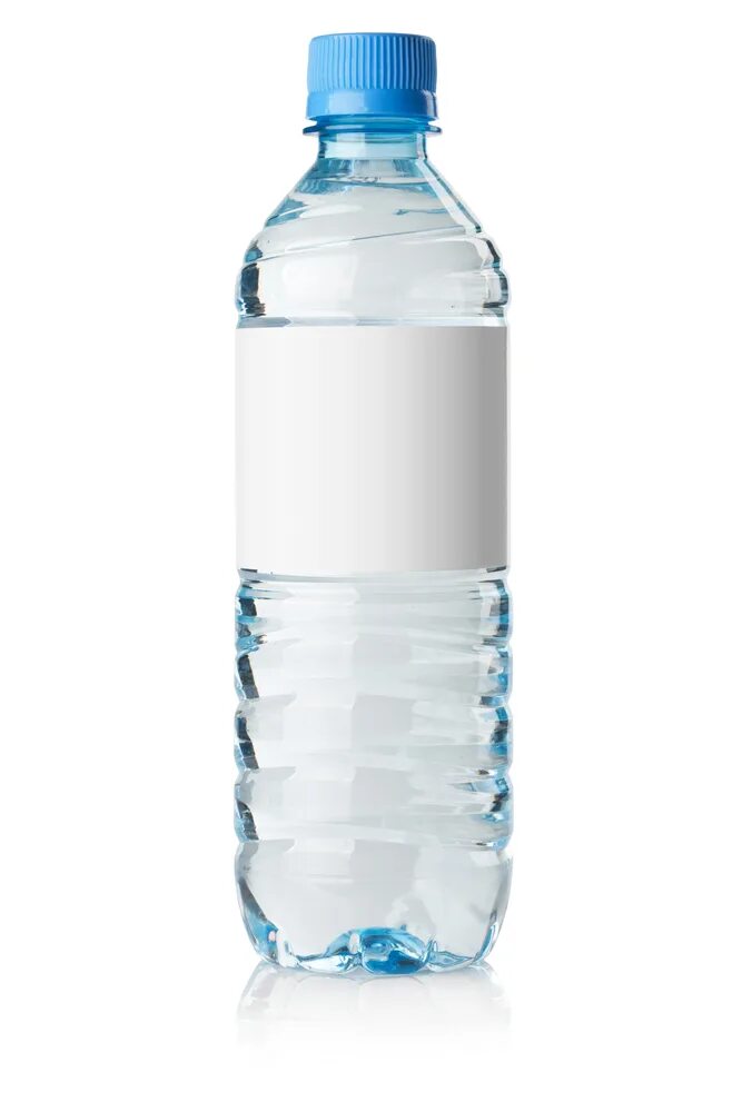В бутылке закрытой крышкой находится вода. Бутылка для воды. Пластиковая бутылка для воды. Бутылка воды без этикетки. Бутылка воды без фона.