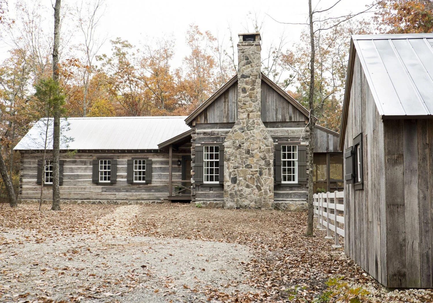 тюмень улица муравленко 19. особняк нобеля в санкт-петербурге на лесном. "лесная хижина подмосковье". штат теннесси кэбин. можайского 17.