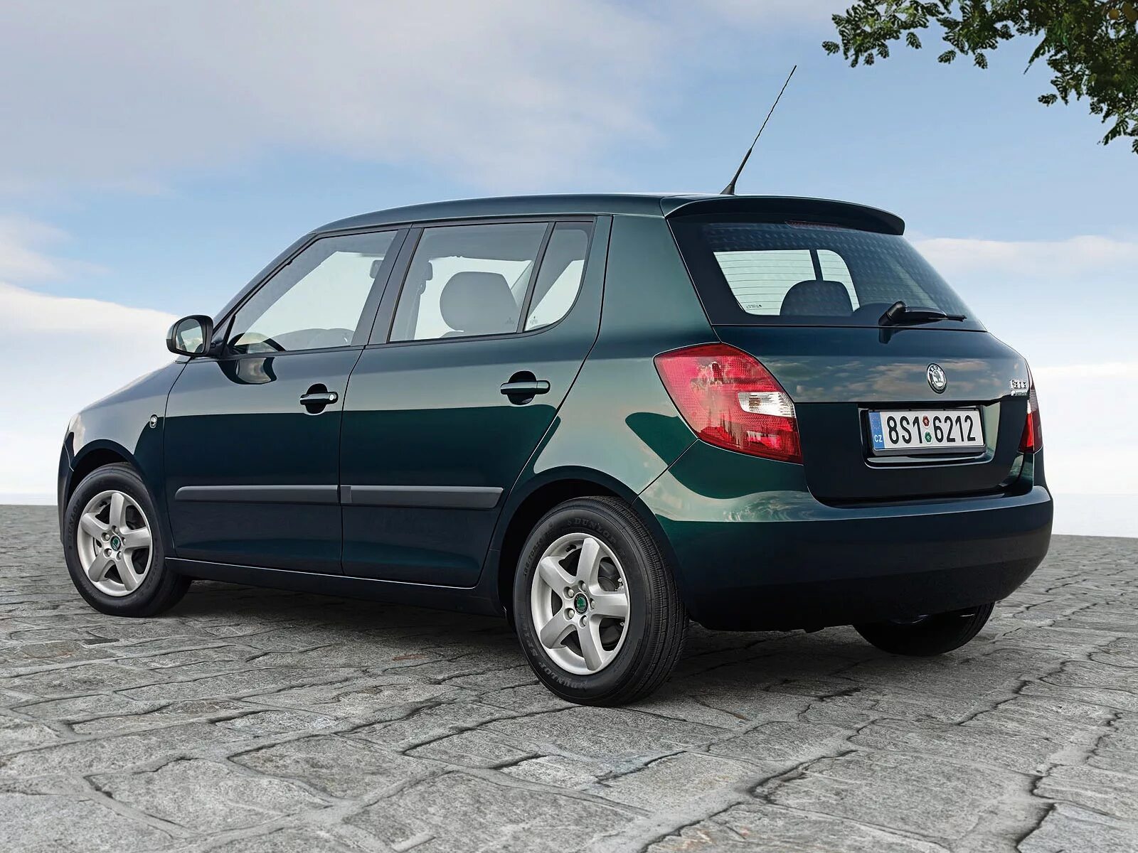 Автомобиль фабия. Шкода фабия. skoda fabia ii 2007. skoda fabia 2 хэтчбек. шкода фабия 2007 1.2.