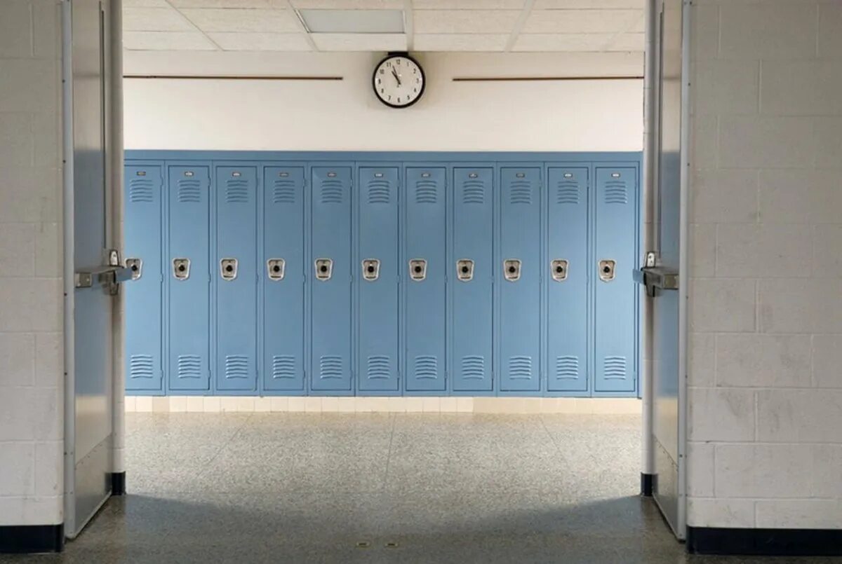 Американские шкафы в школе. Шкафчики в американских школах. Школьный коридор со шкафчиками. Коридор школы со шкафчиками. Шкаф гача