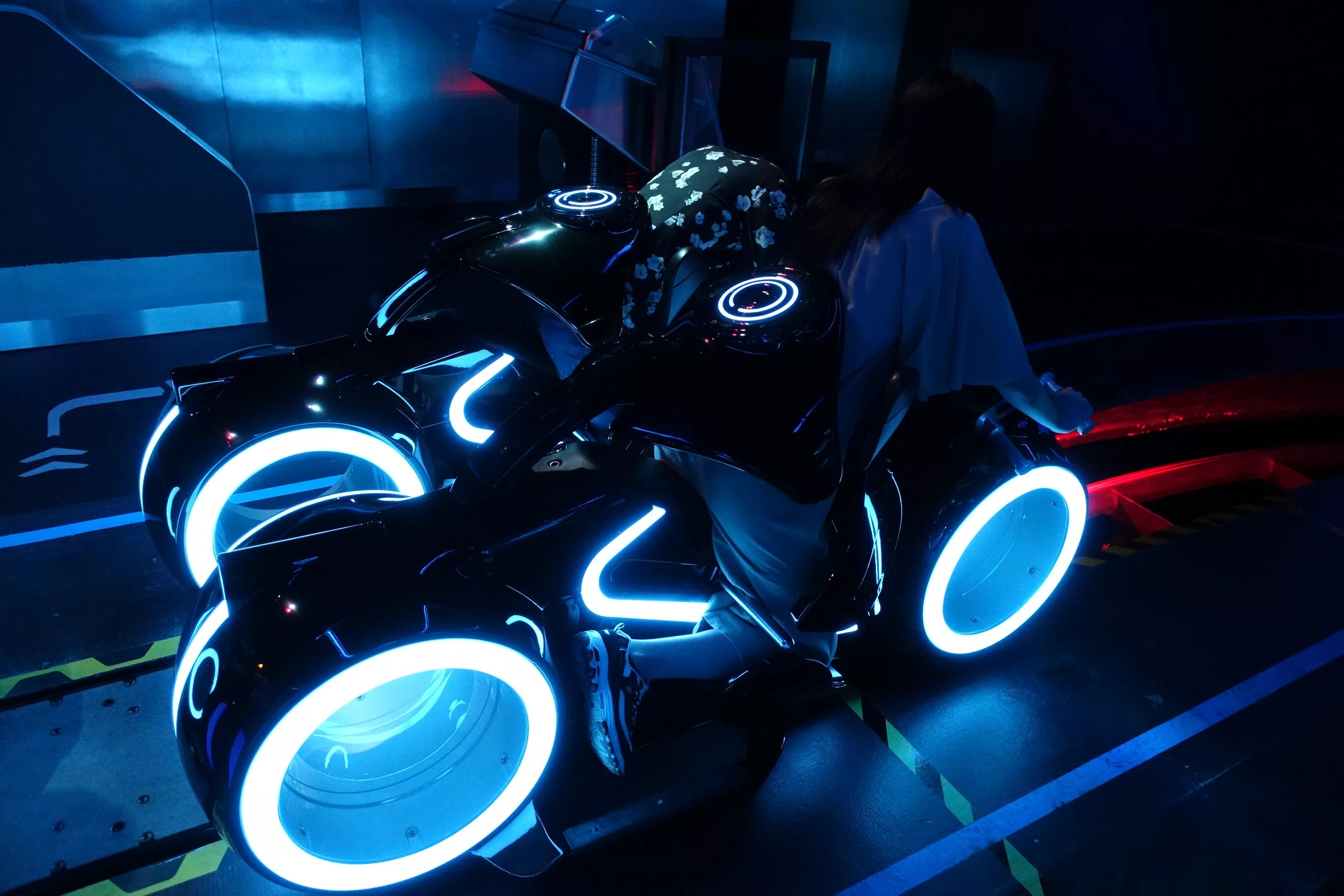 Light cycle. Мотоцикл tron light cycle 80. мотоцикл tron light cycle. трон наследие мотоцикл. светоцикл трон в реальности.