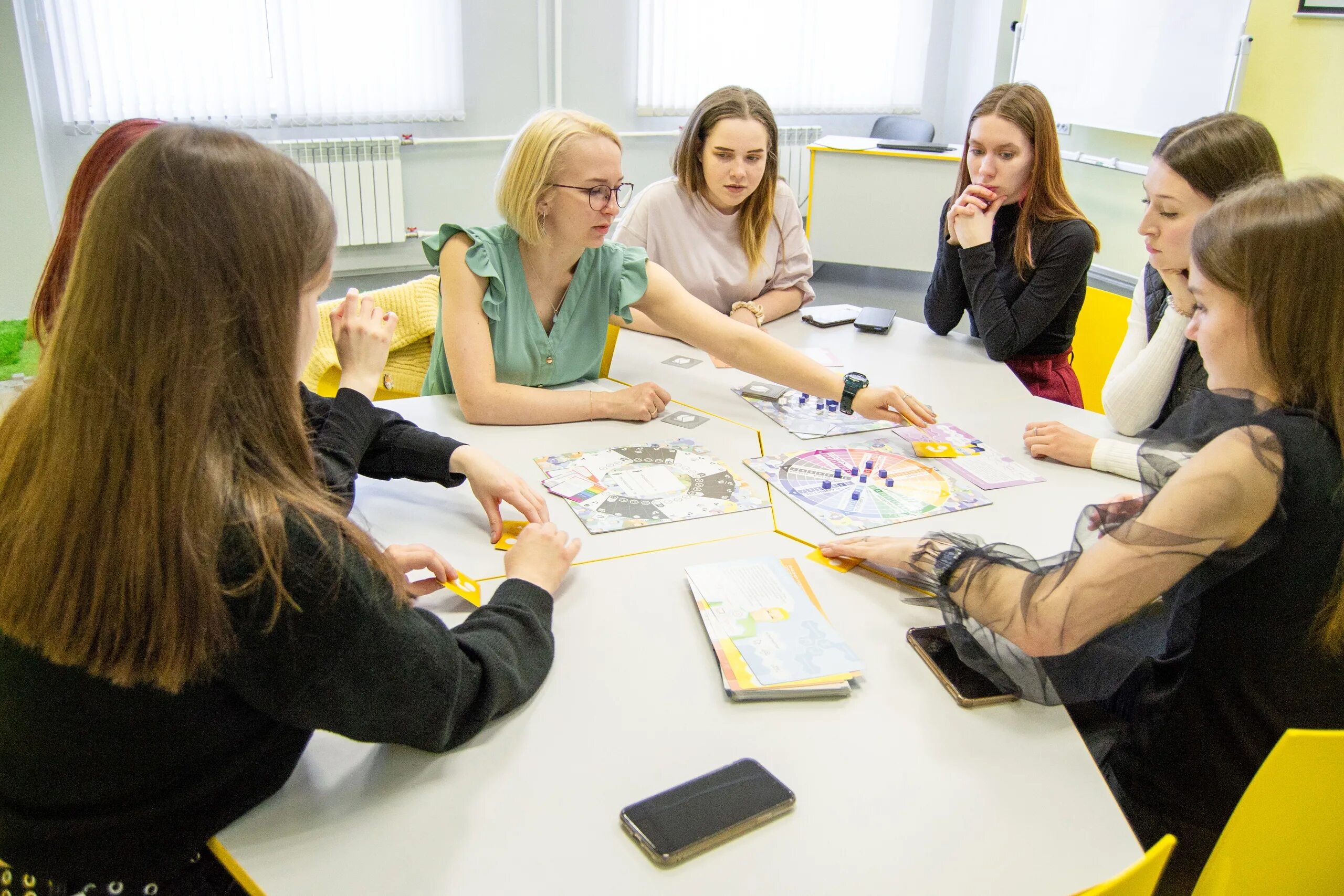 кванториум бурятия. сириус центр для одарённых детей. юный программист фото. центр одаренных детей псков. вега псков региональный центр.