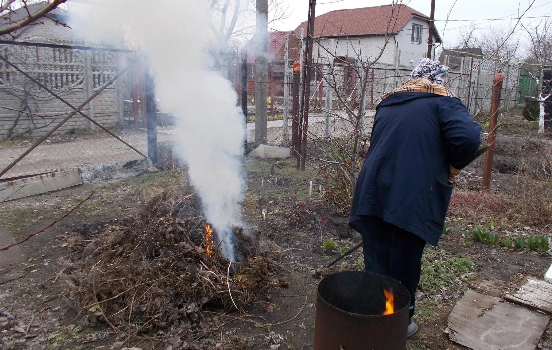 Можно ли сжигать траву на своем участке