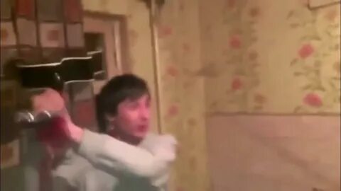 Ударил гитарой