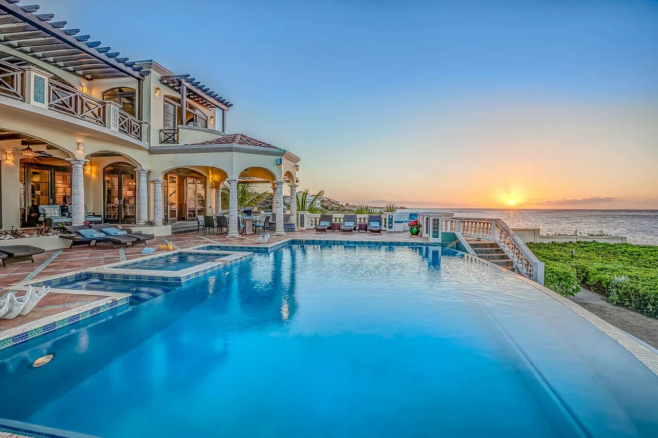 Отели с бассейном у моря все включено. Камелот отель малореченское 3. Отель на острове геленджик. Спа-отель прометей клуб сочи. Курорт береговой алушта.