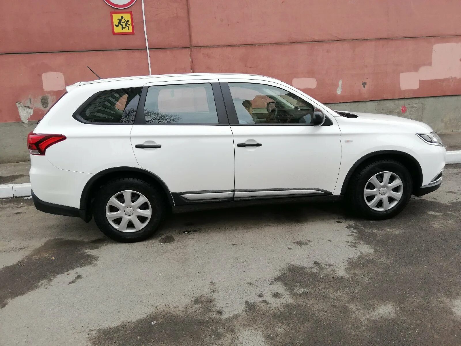 Мицубиси аутлендер r16. Аутлендер на r16. mitsubishi outlander 3 диски r16. аутлендер на 16 дисках. outlander 3 16&quot; диски.